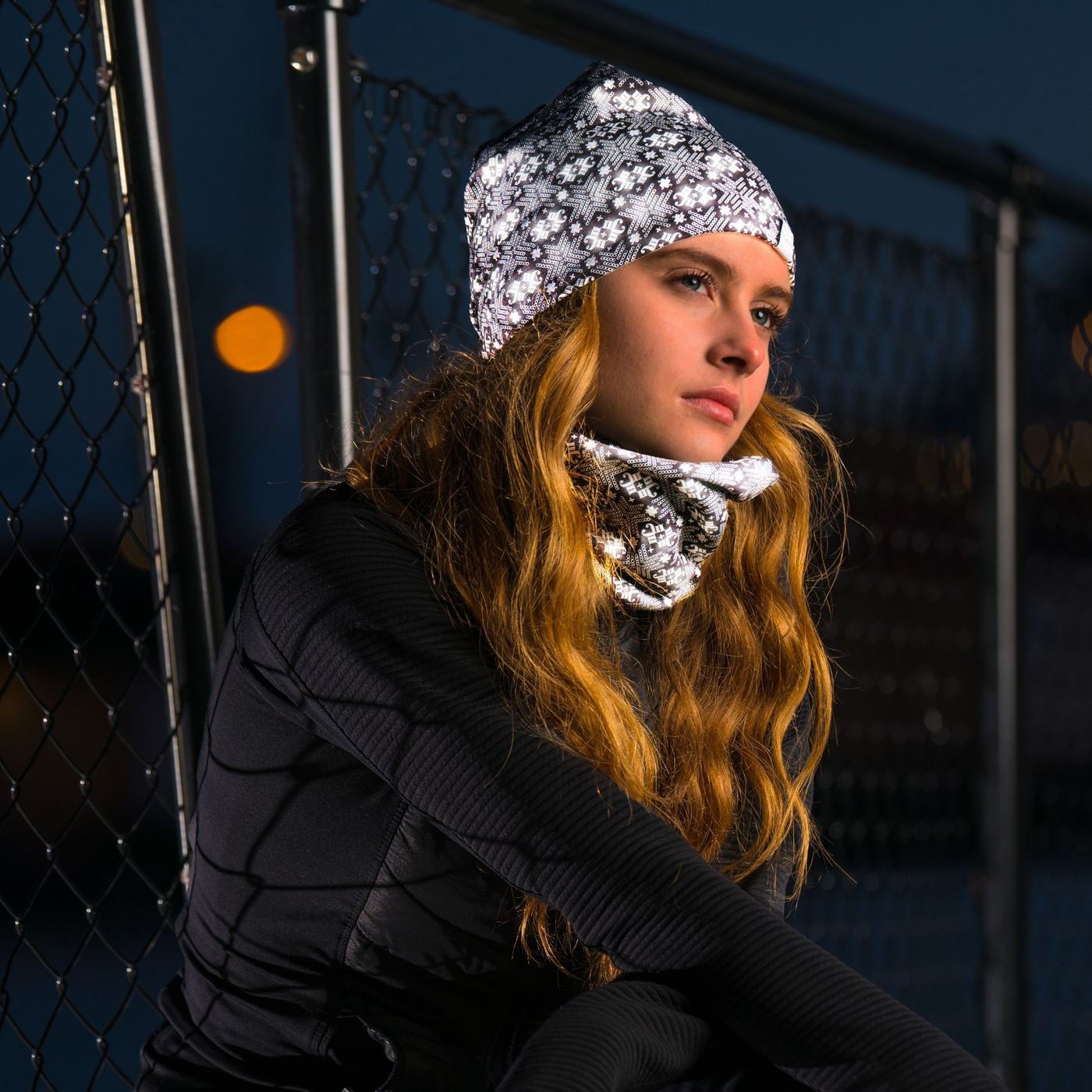 Morild Glitre resirkulert lue med refleks, neon rosa