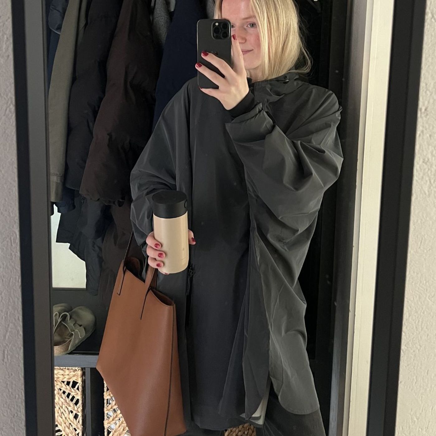 Morild Magi Poncho med refleks, sort