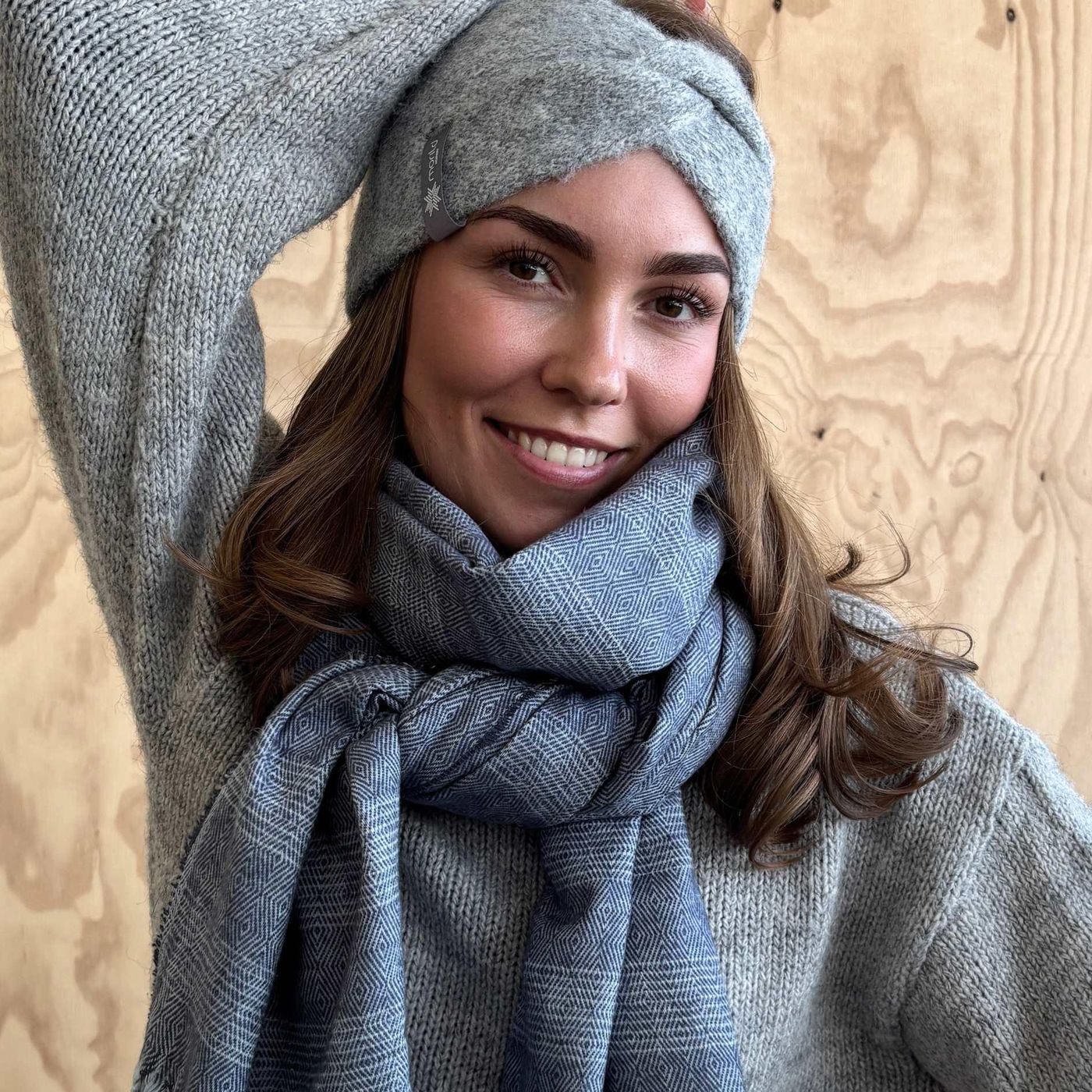 Lulu pannebånd med refleks, grå - Outlet